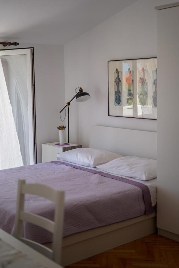 Apartament Manda *