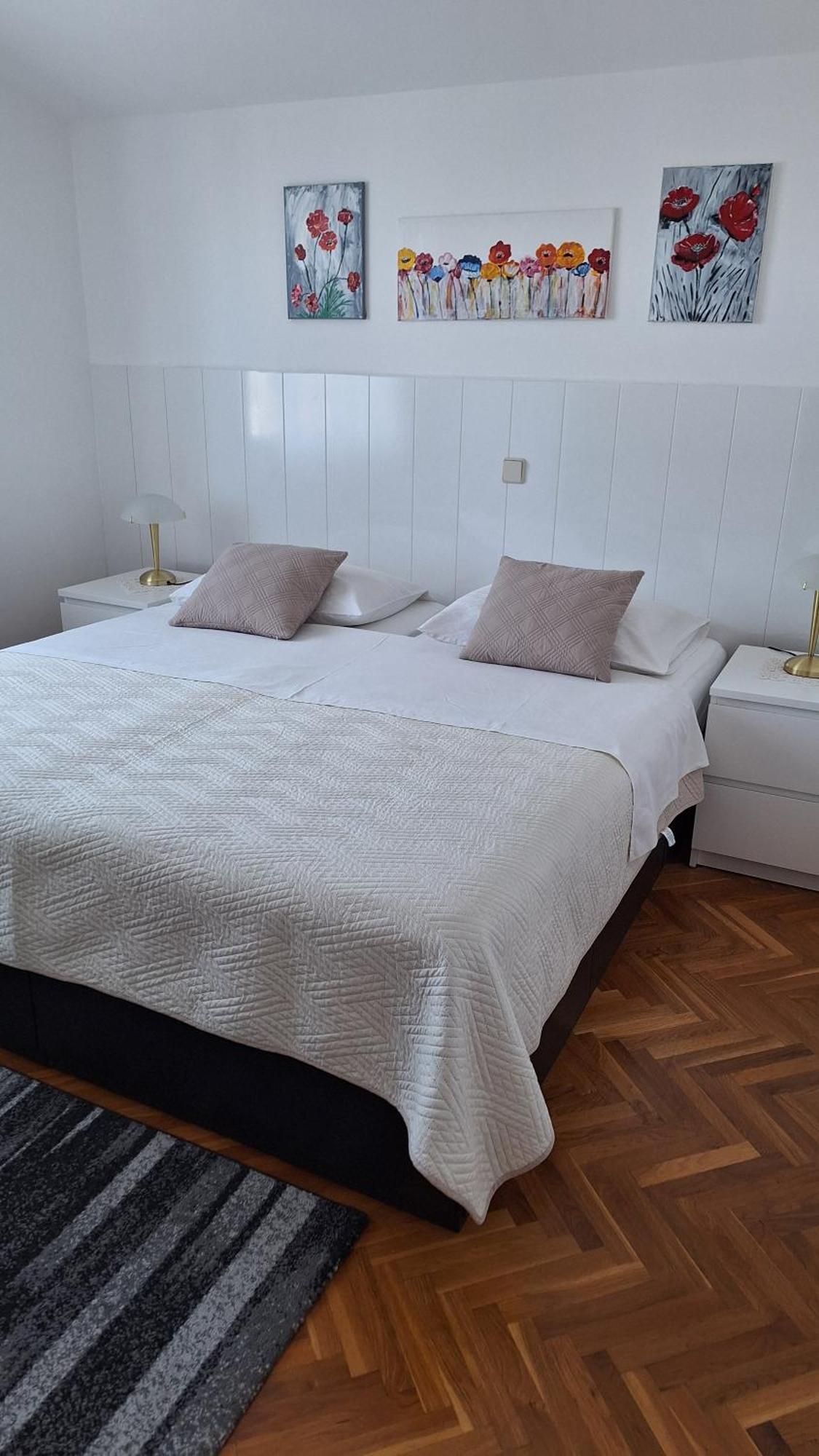 Apartament Manda *